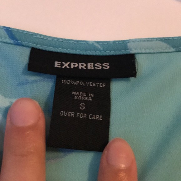 Express size small floral top - Picture 5 of 6